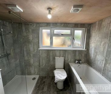 3 bedroom terraced house to rent - Photo 5