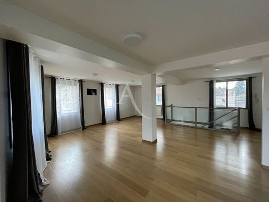 Location Appartement 4 pièces 113m² FONTENAY LE COMTE 85200 - Photo 1