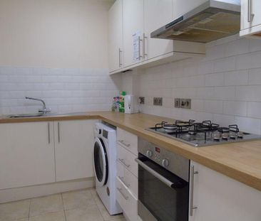 5 bedroom apartment to rent - Photo 2