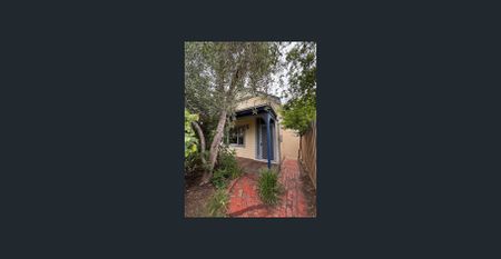 PERIOD CHARM IN AN EXCELLENT LOCATION - Photo 3