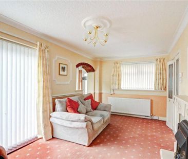 3 bedroom end of terrace house to rent - Photo 4