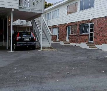 This one bedroom is in a great location in a quiet complex - Photo 4