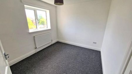 2 bedroom semi-detached house to rent - Photo 5