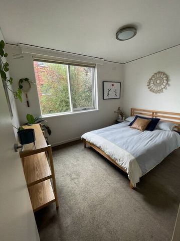 St Kilda East - Photo 2