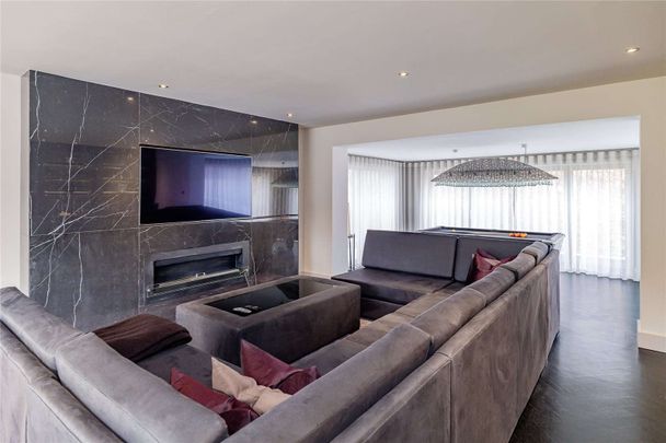 Superb, luxury home with impressive principle suite, beautifully furnished and well located, backing onto Mere Golf Course between Knutsford and Hale - Photo 1