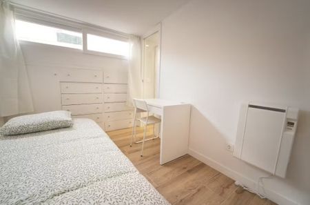 Calle de Manuel Maroto, Madrid, Community of Madrid 28053 - Photo 2