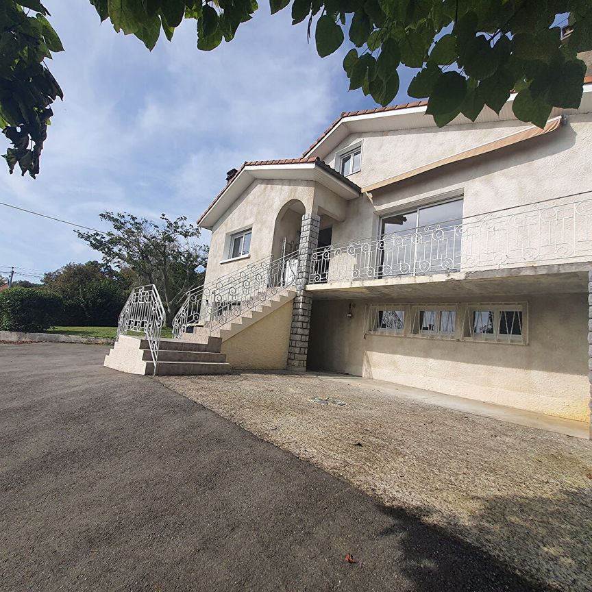 Maison à Montardon avec Vue sur les Pyrénées - Photo 1