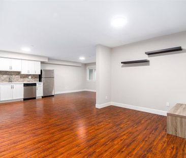 Warm and Welcoming Spacious 3 Bedrooms Suite – White Rock - Photo 5