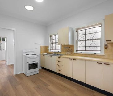 52 Taylors Road, Gaythorne QLD 4051 - Photo 4