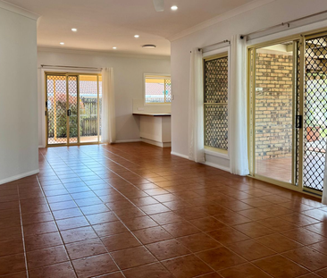 9 Blair Street, Redland Bay, QLD - Photo 6