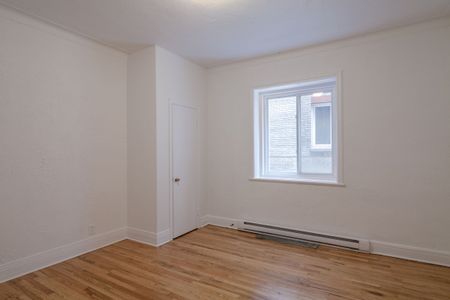 4890 Queen Mary Road - Photo 5