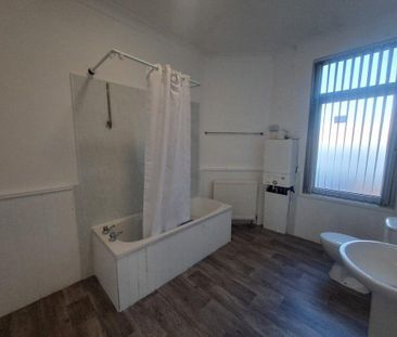 3 bedroom terraced house to rent - Photo 6