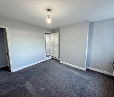 3 bedroom end of terrace house to rent - Photo 5