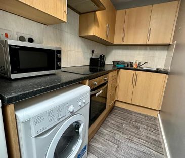 1 bedroom in a house share to rent - Photo 5