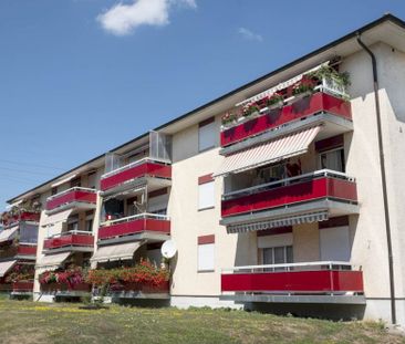 Appartement de 4 pièces au 1er étage dans un quartier calme de St-Prex - Photo 2