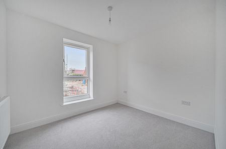 4 bedroom detached house to rent - Photo 3