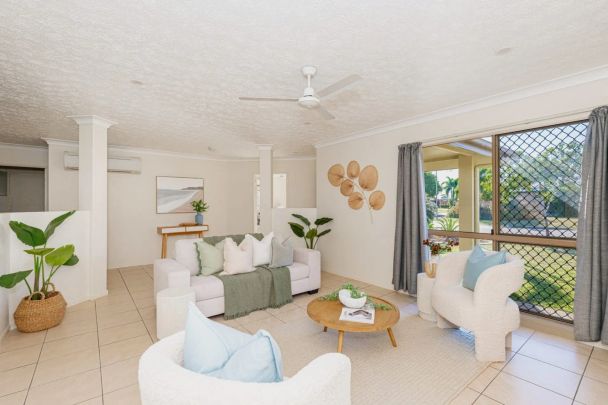 Spacious 4-Bedroom Home in Prime Greenview Estate - Photo 1