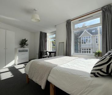 4 bedroom terraced house to rent - Photo 6