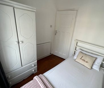 Room in a Shared House, Manor Farm Road, HA0 - Photo 4