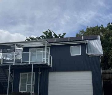 Stylish Fully Furnished Three-Bedroom Rental with Minimal Power Bills - Photo 4