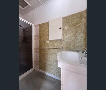 2 Bedroom unit in ideal location - Photo 5