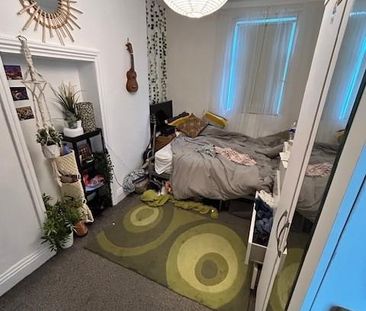 5 bedroom flat to rent - Photo 1