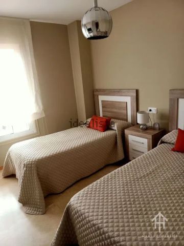 Alquiler de piso en Camino Cortes - Photo 4