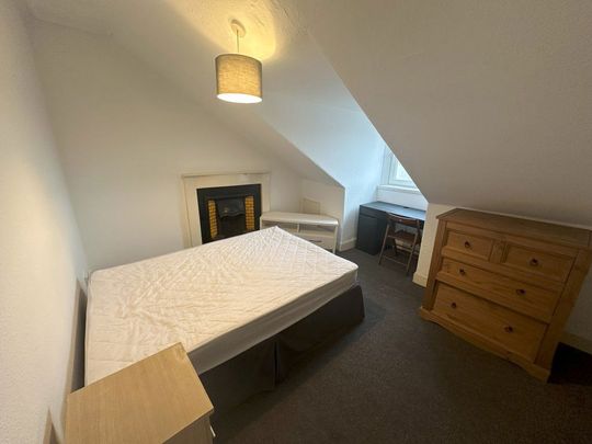 Nethergate -, Dundee - Photo 1