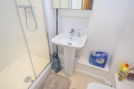 1 bedroom apartment to rent - Photo 4