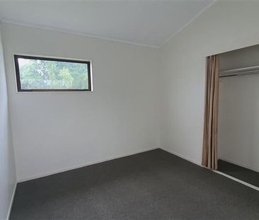 Updated 3 Bedroom House - Photo 4