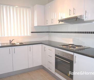 TWO BEDROOM UNIT! - Photo 3