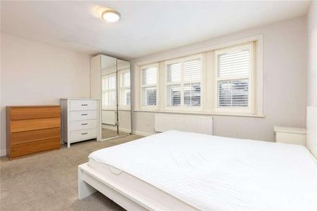 Putney High Street, London, SW15 - Photo 2