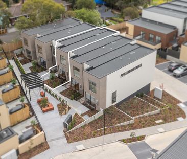 13 Bluebell Walk, Doncaster East VIC 3109 - Townhouse For Rent | Do... - Photo 1