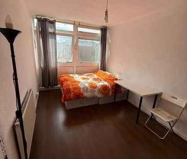 Room in a Shared Flat, Bigland Street, E1 - Photo 1