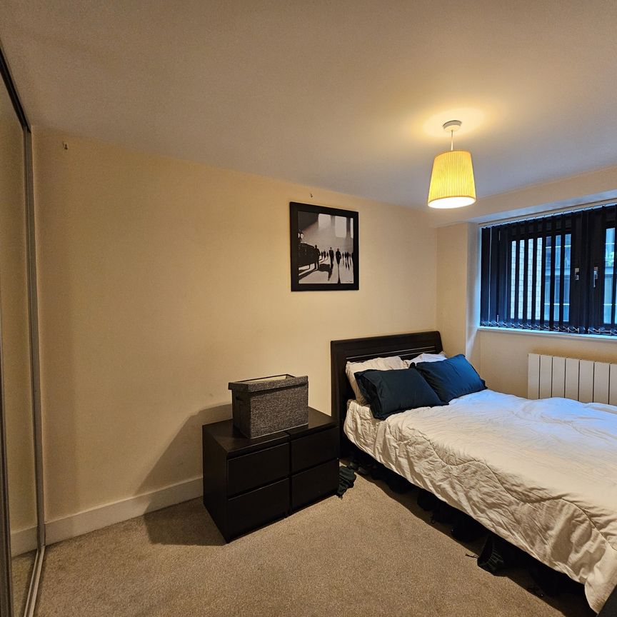 2 bedroom / 1 bathroom property to let in the heart of Canary Wharf, E14 - Photo 1