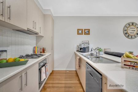 Low Maintenance Living! - Photo 3