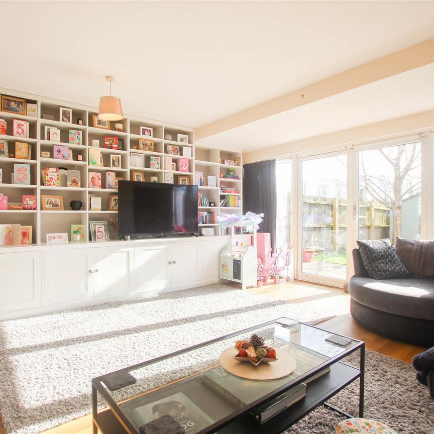 Pavilion Way, Saffron Walden - Photo 1