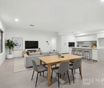 Spacious Modern Family Living! - Photo 3