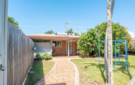 4 Bedroom in Sought After Innes Park - Photo 4