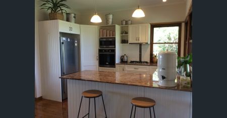 Country cottage with coastal views - Photo 5