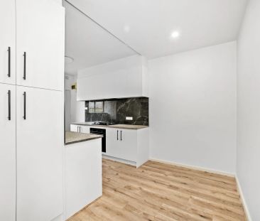 Modern Two Bedroom Unit on the Broadway - Photo 5