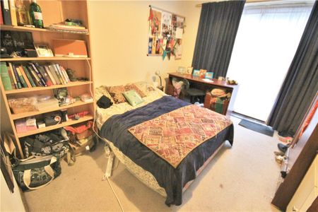 Bond Street, Englefield Green, Egham, TW20 0PX - Photo 4
