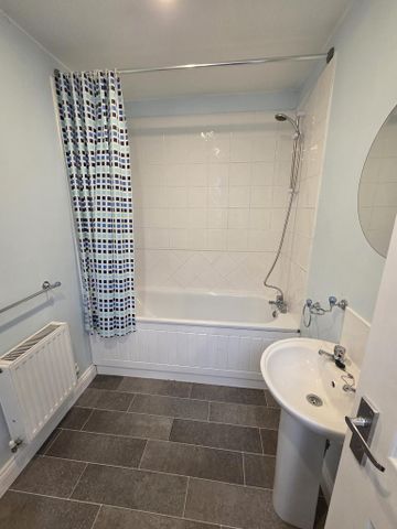 3 bedroom terraced house to rent - Photo 2