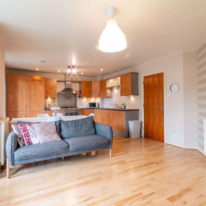 206T Portland Gardens, Edinburgh, EH6 6NJ - Photo 1