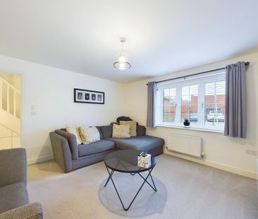 4 bedroom semi-detached house to rent - Photo 1