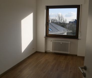 Komponistenviertel Wiesbaden, Modernisierte 3 ZKDuB Mietwohnung mit... - Photo 2