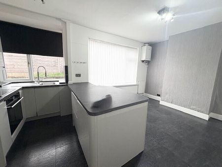 Smedley Avenue, Bolton - Photo 2
