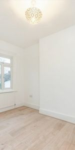 South Lane, KT3, London - Photo 3