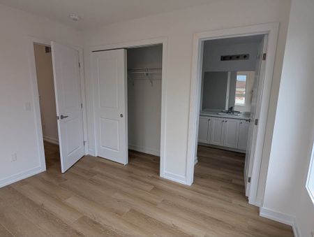 For Lease - 70 Kenesky Drive Unit# 30, Hamilton, Ontario - Photo 5