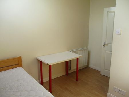 3 Great Apartments ~ 9 Bedrooms, 79 University Avenue, Queens Quarter, Belfast - Photo 4